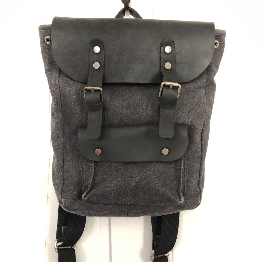 Canvas and Leather Backpack 🎒